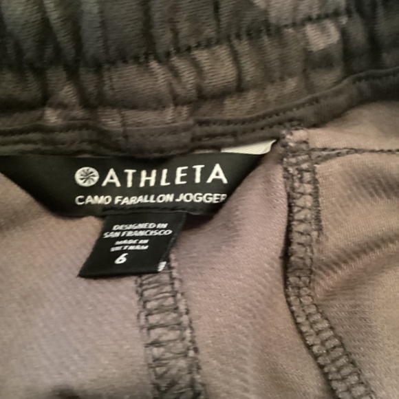Athleta‎ Camo Farallon Jogger Pants size 6 - Picture 10 of 11